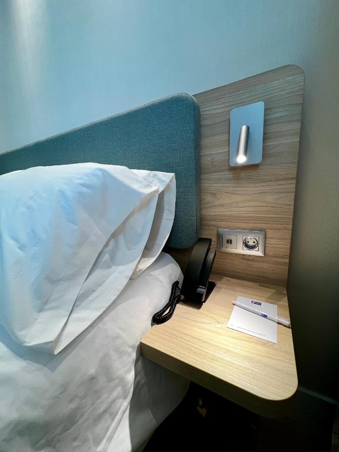 Holiday Inn Express - Madrid - Airport By Ihg Ngoại thất bức ảnh