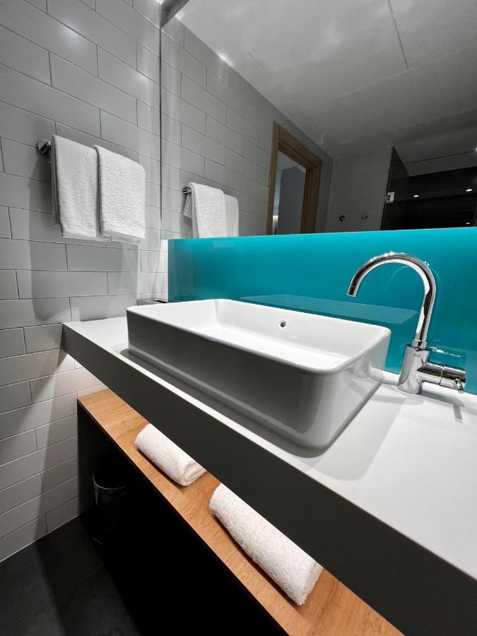 Holiday Inn Express - Madrid - Airport By Ihg Ngoại thất bức ảnh