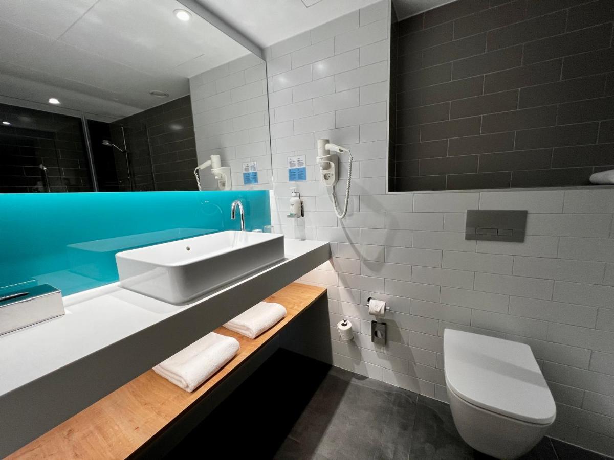 Holiday Inn Express - Madrid - Airport By Ihg Ngoại thất bức ảnh