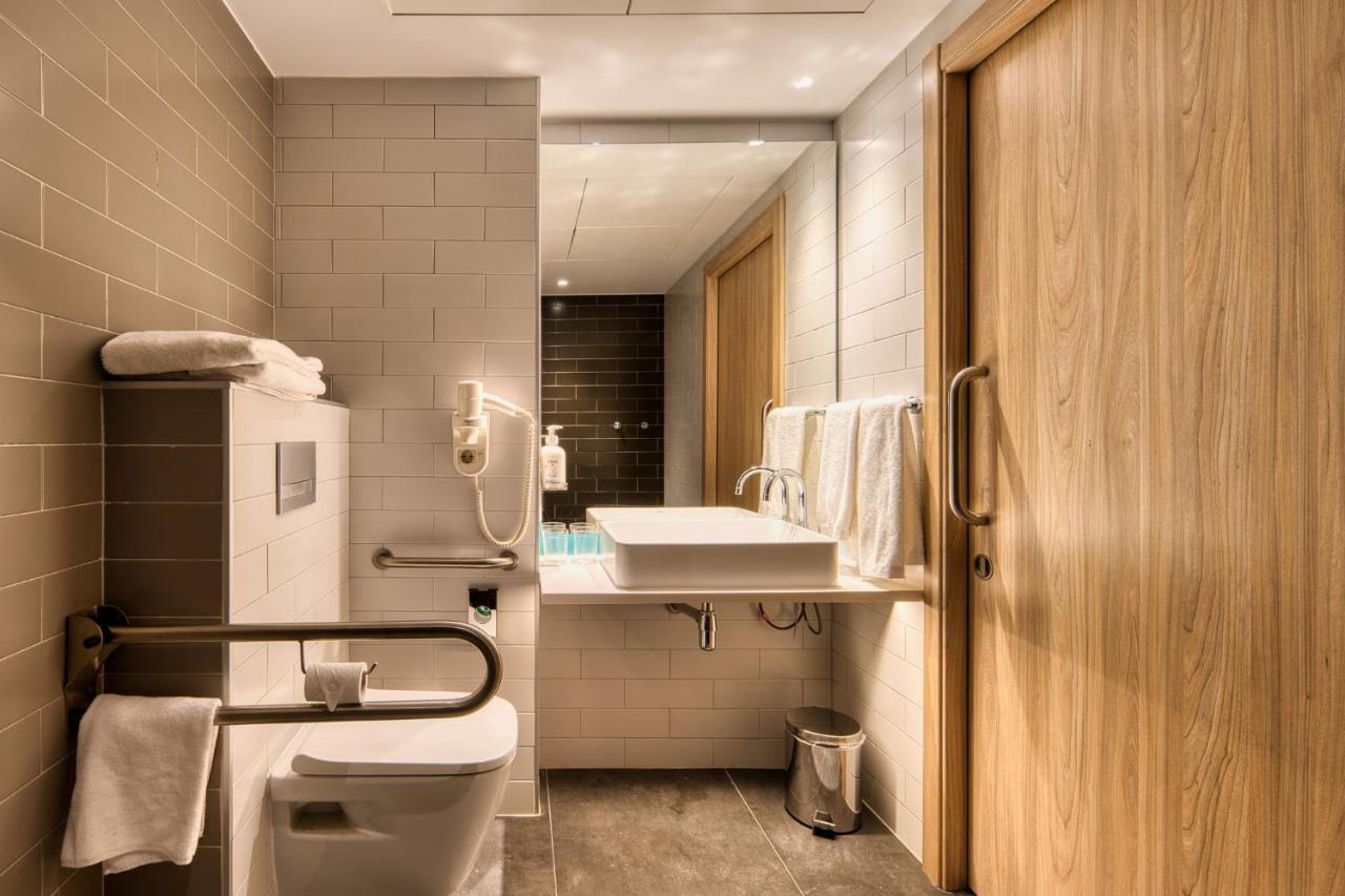 Holiday Inn Express - Madrid - Airport By Ihg Ngoại thất bức ảnh