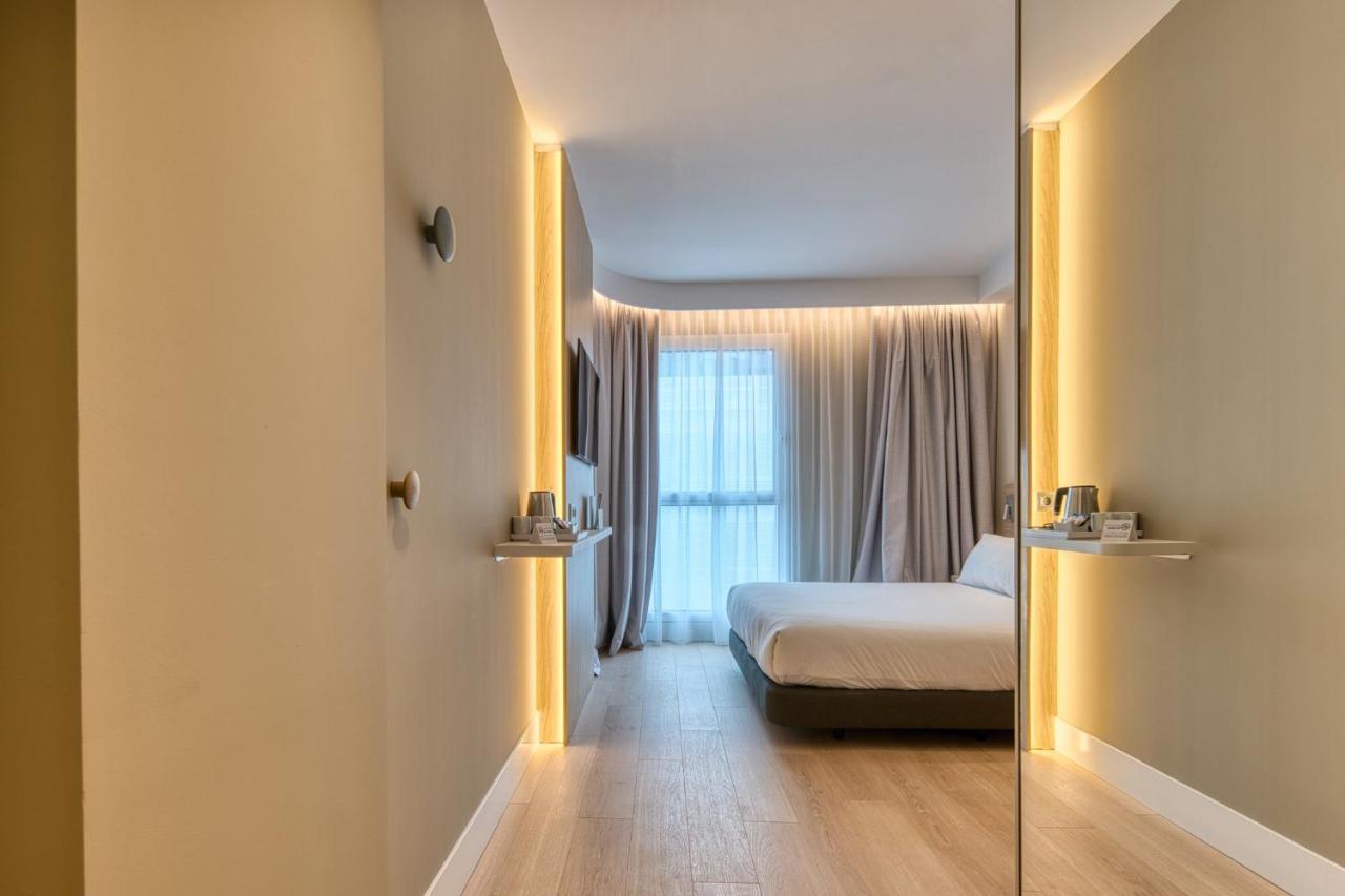 Holiday Inn Express - Madrid - Airport By Ihg Ngoại thất bức ảnh